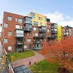 City Flat With A Sauna & Balcony